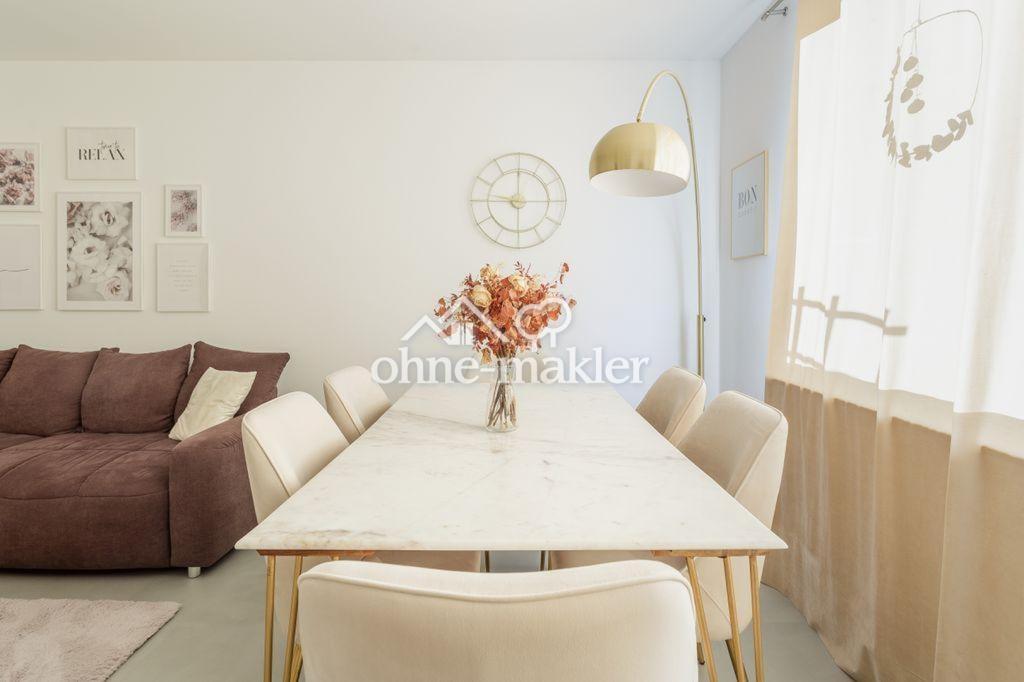 Wohnzimmer mit Marmoresstisch