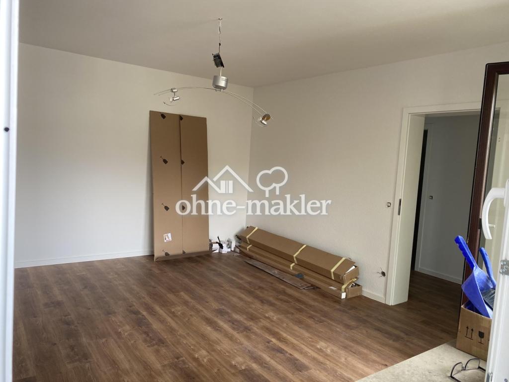 Modernisierte, teilmöblierte 1-Zimmer-Wohnung mit Balkon ins Grüne – nahe Leonberger Altstadt - Foto 1