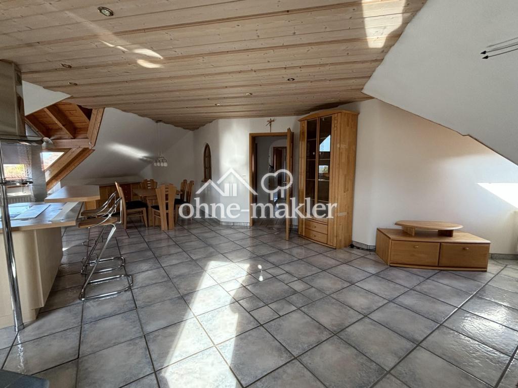 Charmante 3-Zi.-Whg. im DG mit offener Küche, Kachelofen, Carport - Photo 3