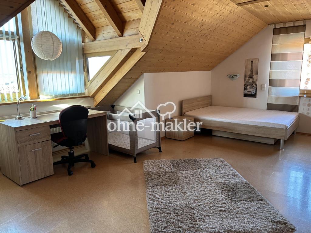 Charmante 3-Zi.-Whg. im DG mit offener Küche, Kachelofen, Carport - Photo 4