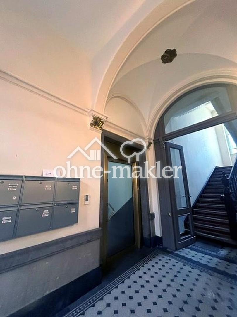 Hausflur mit Eingang 1 
