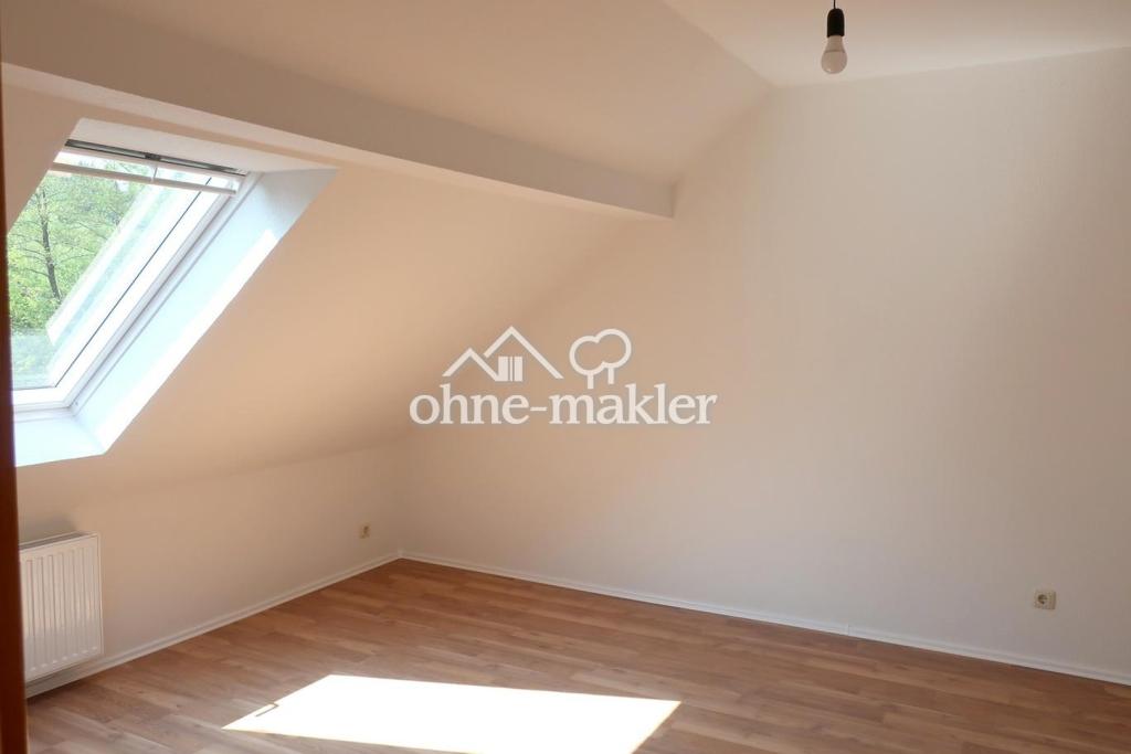 Schöne 2R-Wohnung am Ortsrand von Grünhain, Dachgeschoß 60 qm mit Stellplatz, Gartenpacht möglich! - Foto 2