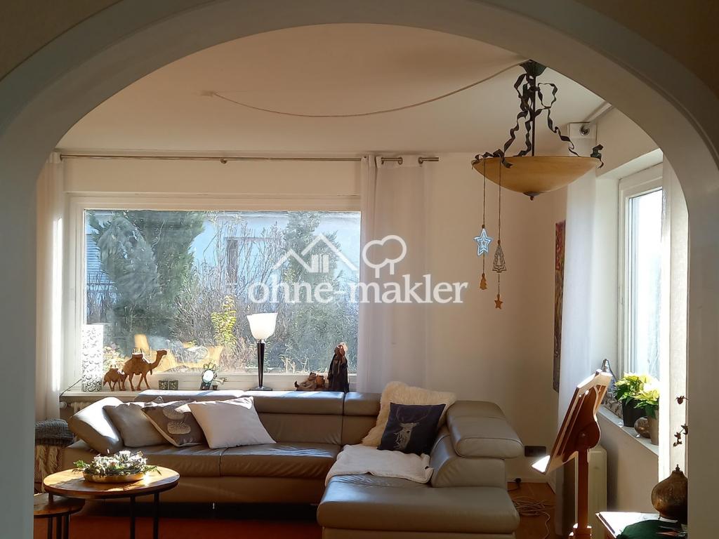 Wohnzimmer-Blick vom Esszimmer