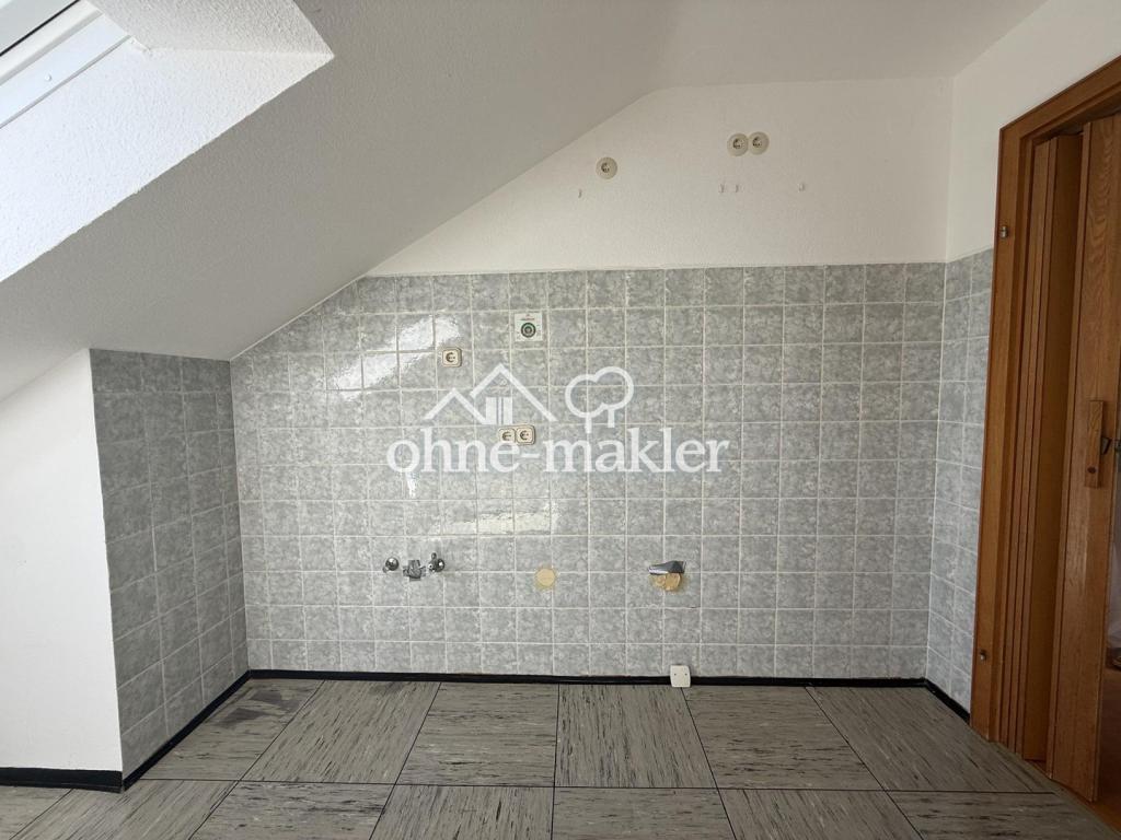 Helle 2-Zimmer Dachgeschosswohnung in ruhiger Lage in Lohr a.Main - Foto 1