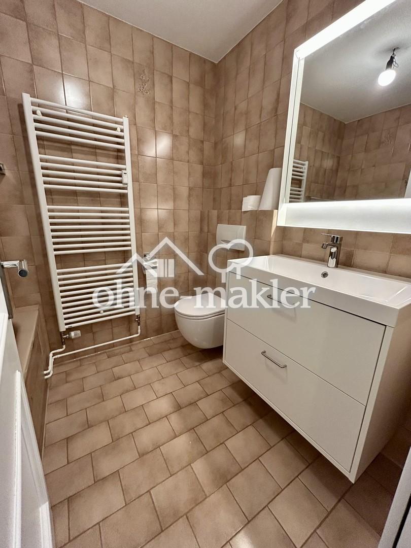 Renovierte und ruhige 2-Zi. Wohnung im 1.OG mit Küche und Balkon - Foto 3