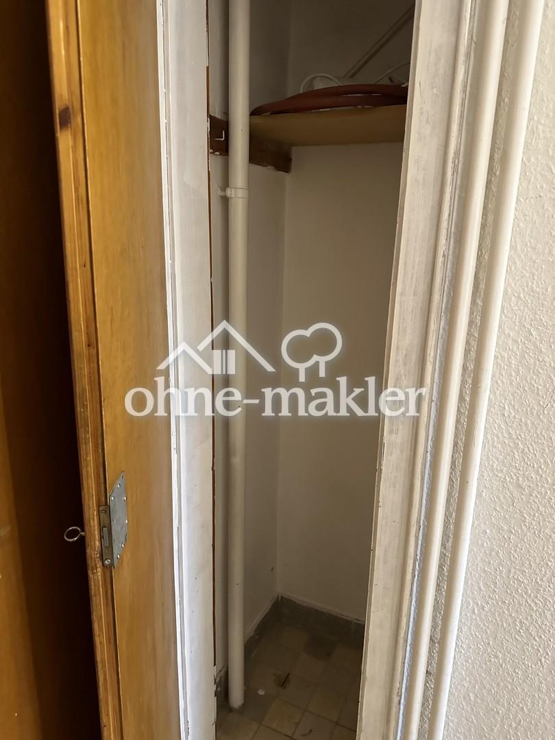 Besenkammer in der Küche