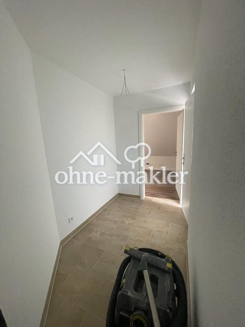 SCHLOSSBLICK | Illertissen | 2,5-Zimmer Wohnung | Küche + Parkplatz + Terasse - Photo 2