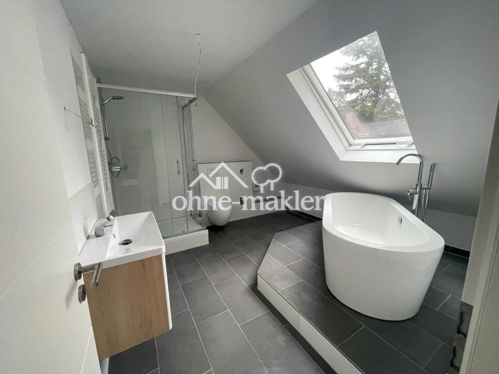 SCHLOSSBLICK | Illertissen | 2,5-Zimmer Wohnung | Küche + Parkplatz + Terasse - Photo 5