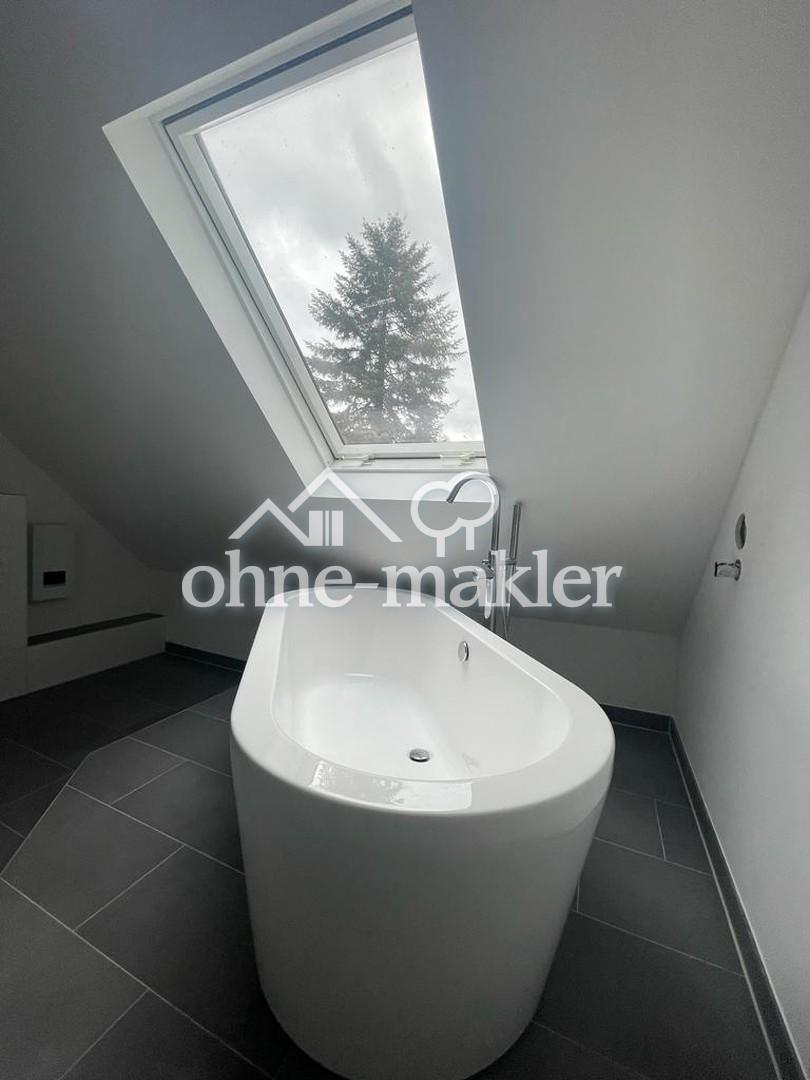 SCHLOSSBLICK | Illertissen | 2,5-Zimmer Wohnung | Küche + Parkplatz + Terasse - Foto 3