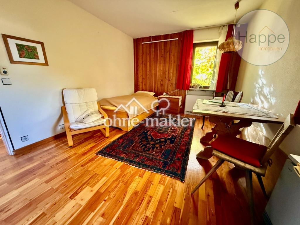 Schlafzimmer Straßengeschoss