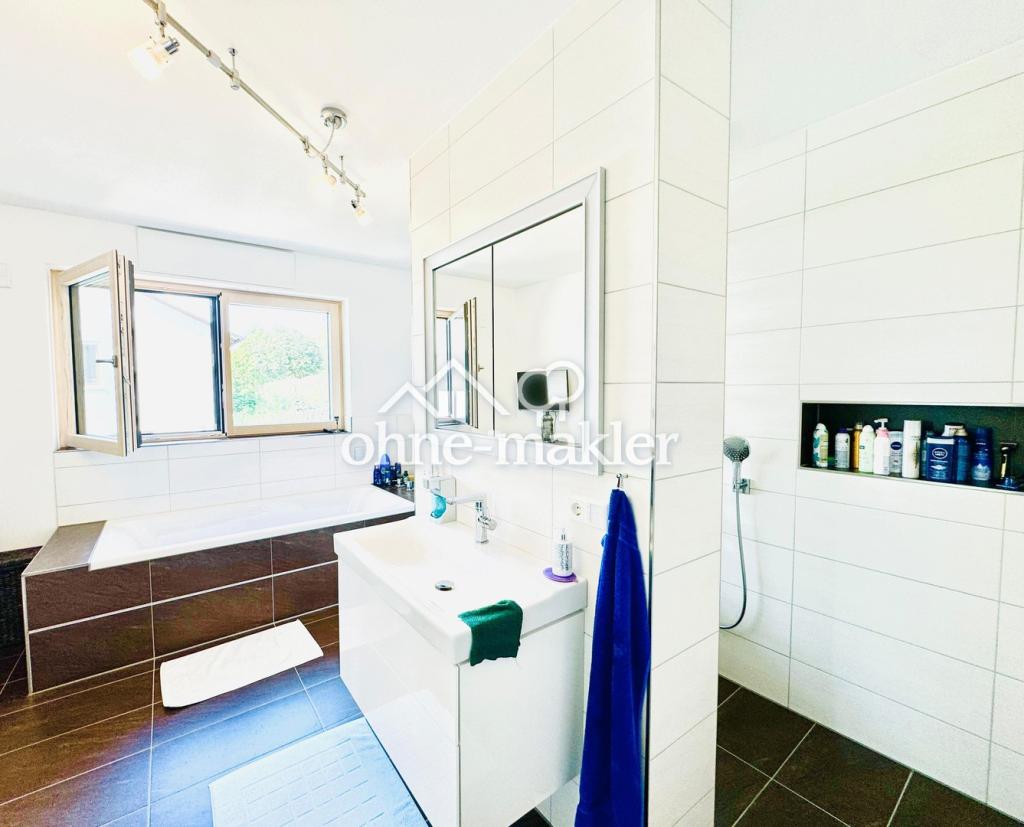 Ansicht 1 Badezimmer