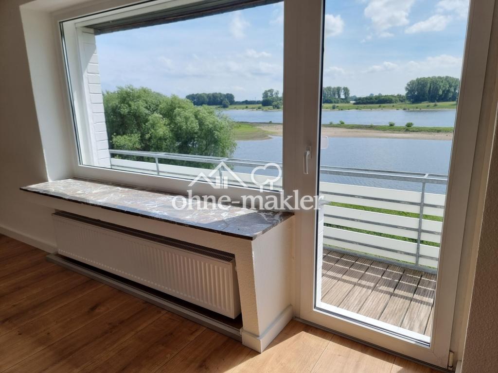 Wohnzimmer mit Rheinblick