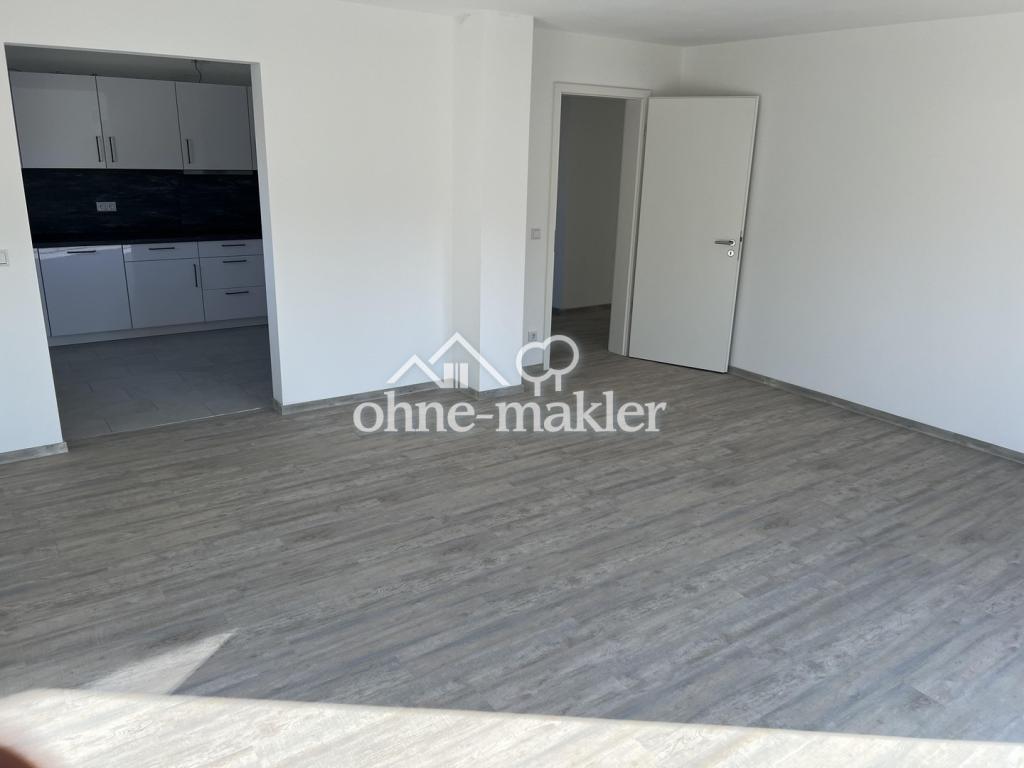 Möbiliertes Zimmer mit Balkon, Küche und Badezimmer - Photo 1