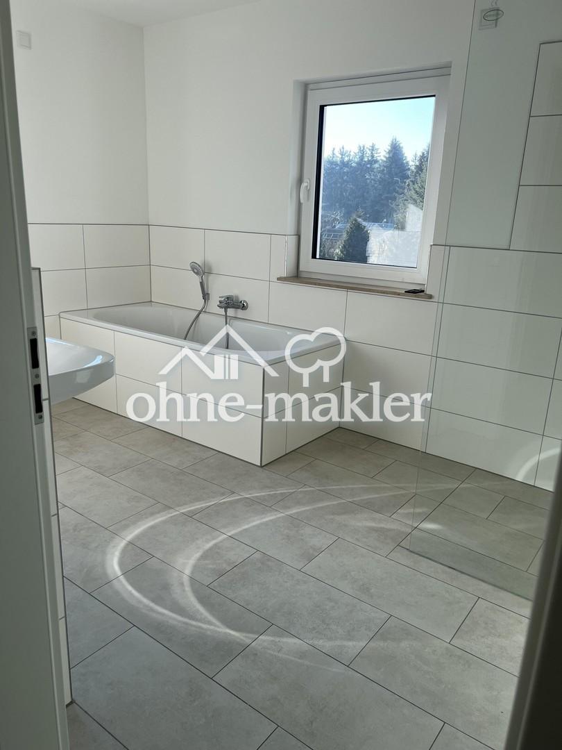 Möbiliertes Zimmer mit Balkon, Küche und Badezimmer - Photo 5