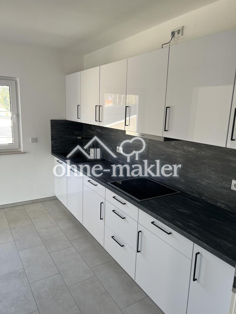 Möbiliertes Zimmer mit Balkon, Küche und Badezimmer - Photo 4