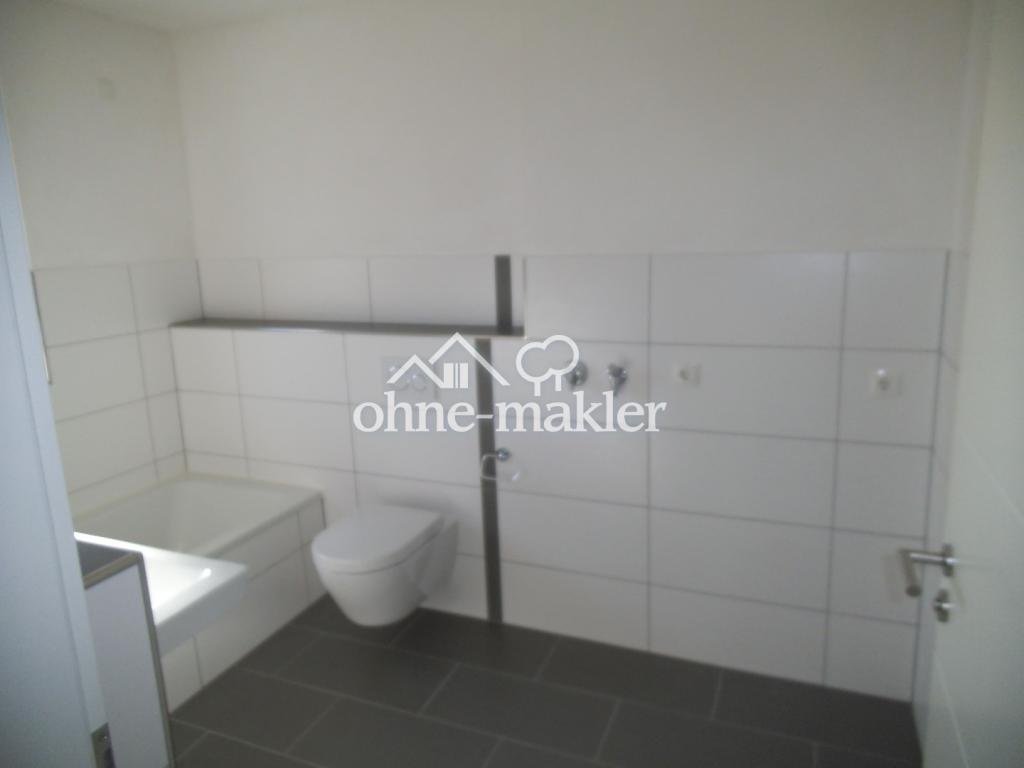 Bad mit Badewanne OG