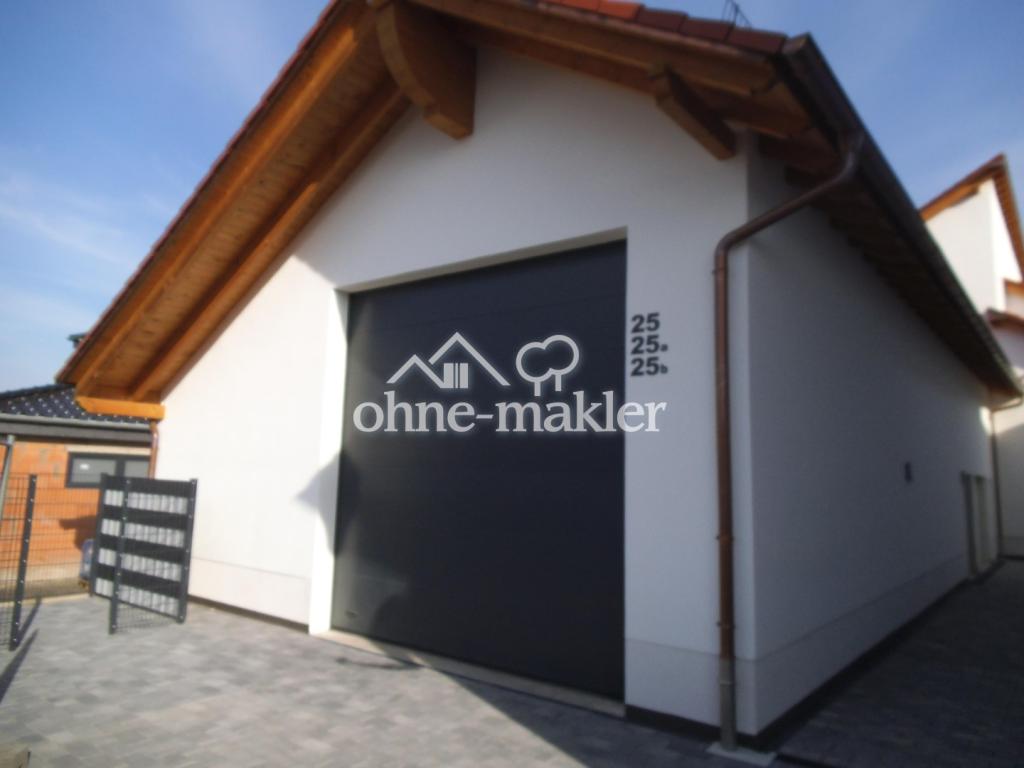 große Garage mit 4x4m Einfahrt