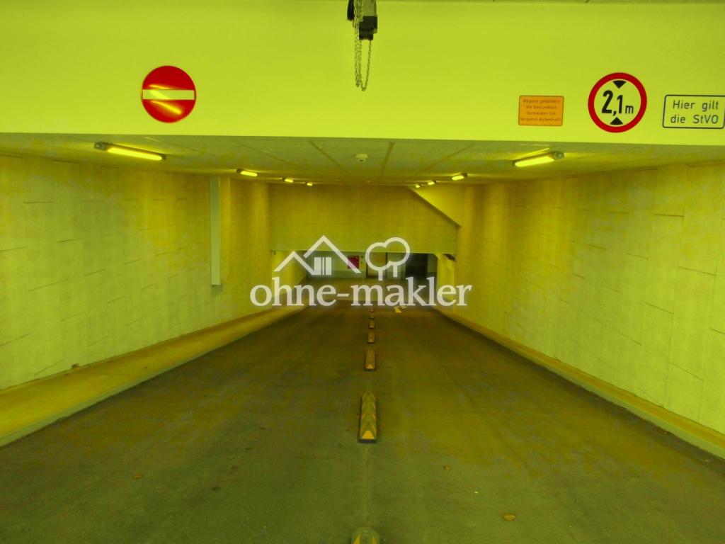 Riesige 2 Ebenen Tiefgarage 