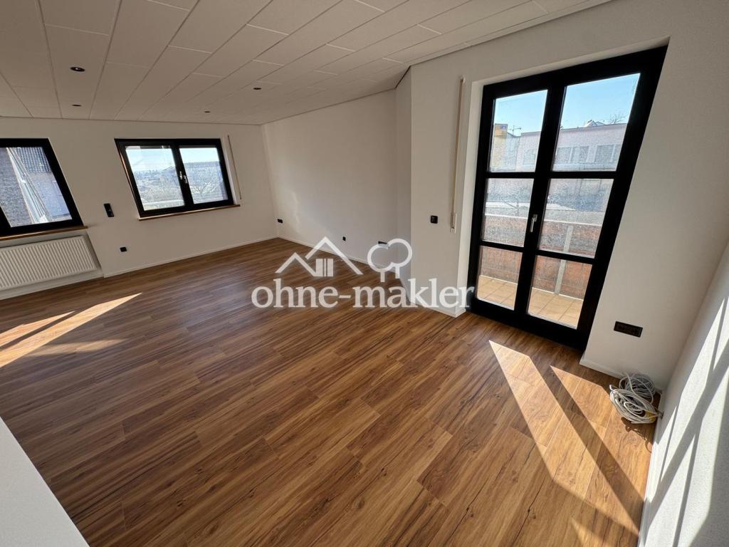 Großzügige Kernsanierte 3-Zimmer 1.OG Wohnung + 2 Balkone in zentraler Lage von Hepberg - Photo 2