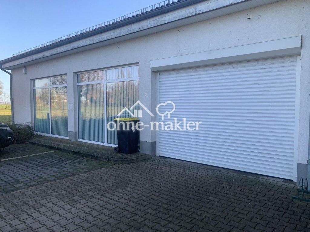Haupteingang, Schaufenster 