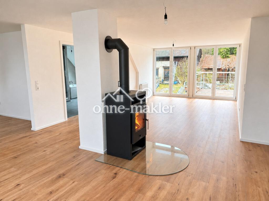 Sanierte Maisonette-Wohnung mit großzügigem Wohnbereich, hochwertiger Küche & Balkon - Foto 1