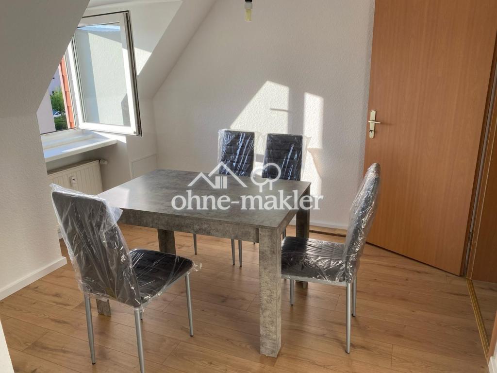 Renovierte Dachgeschosswohnung in ruhiger Lage - Photo 1