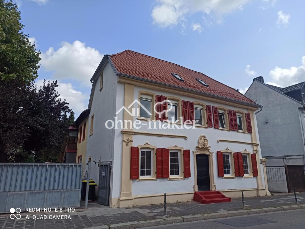 Altbau von Gaustrasse aus