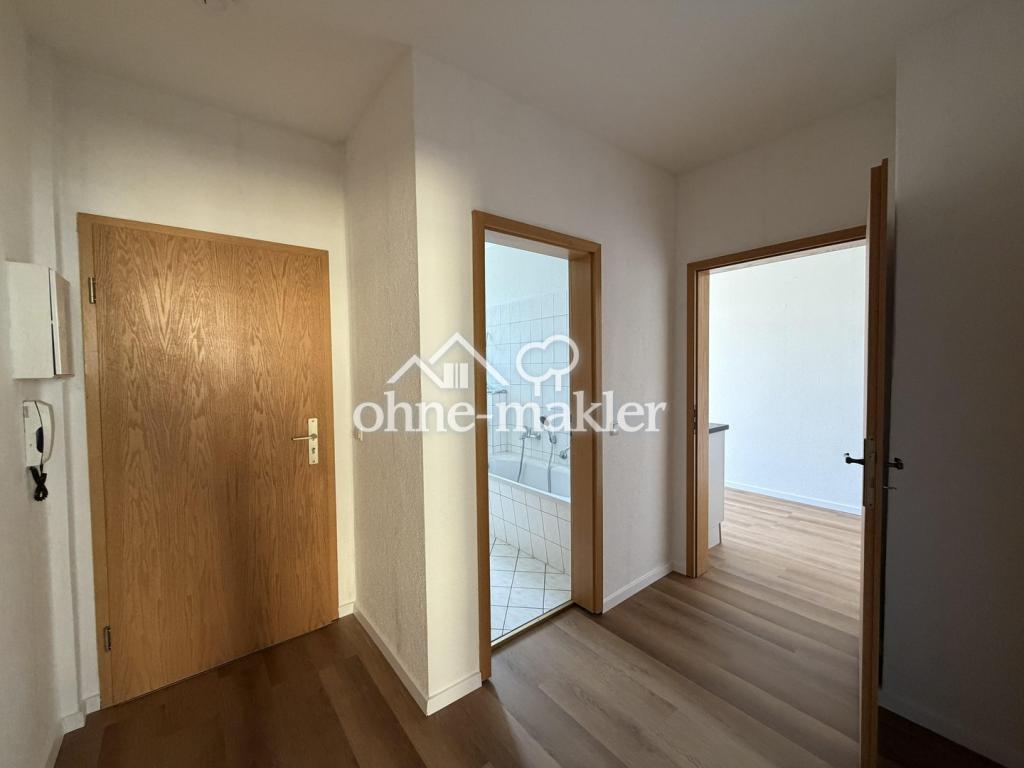 Sonnenglück - sonnige 2-Raum-Wohnung mit neuer Küche und Balkon - Foto 4
