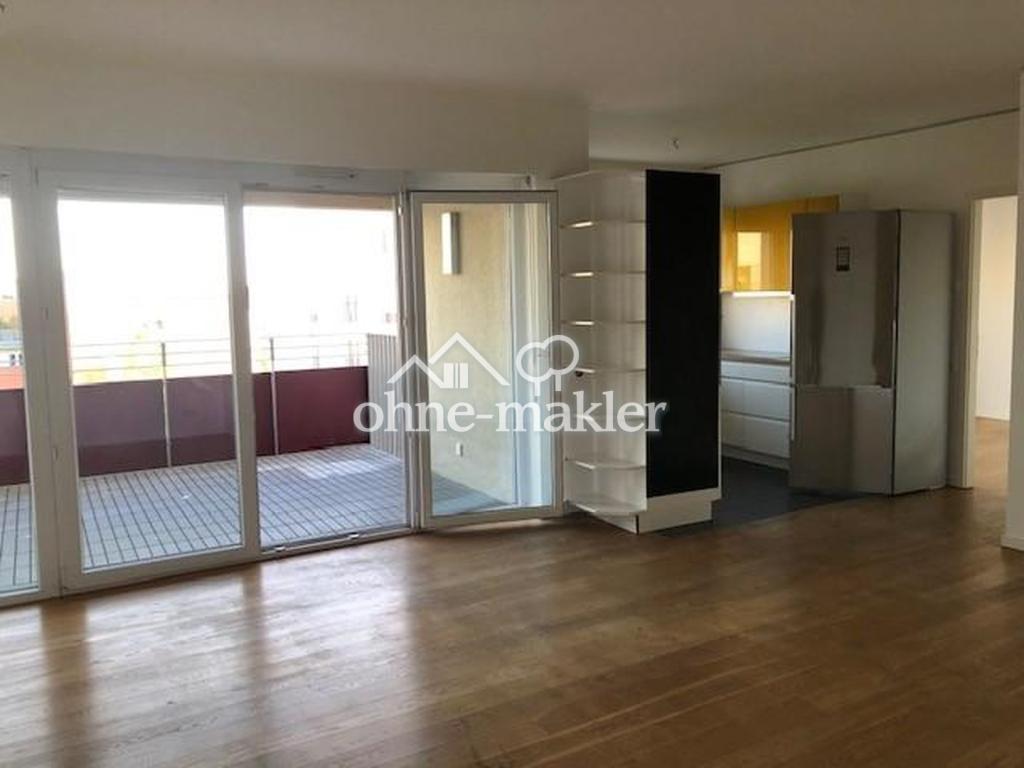 Wohnzimmer mit offene Küche 