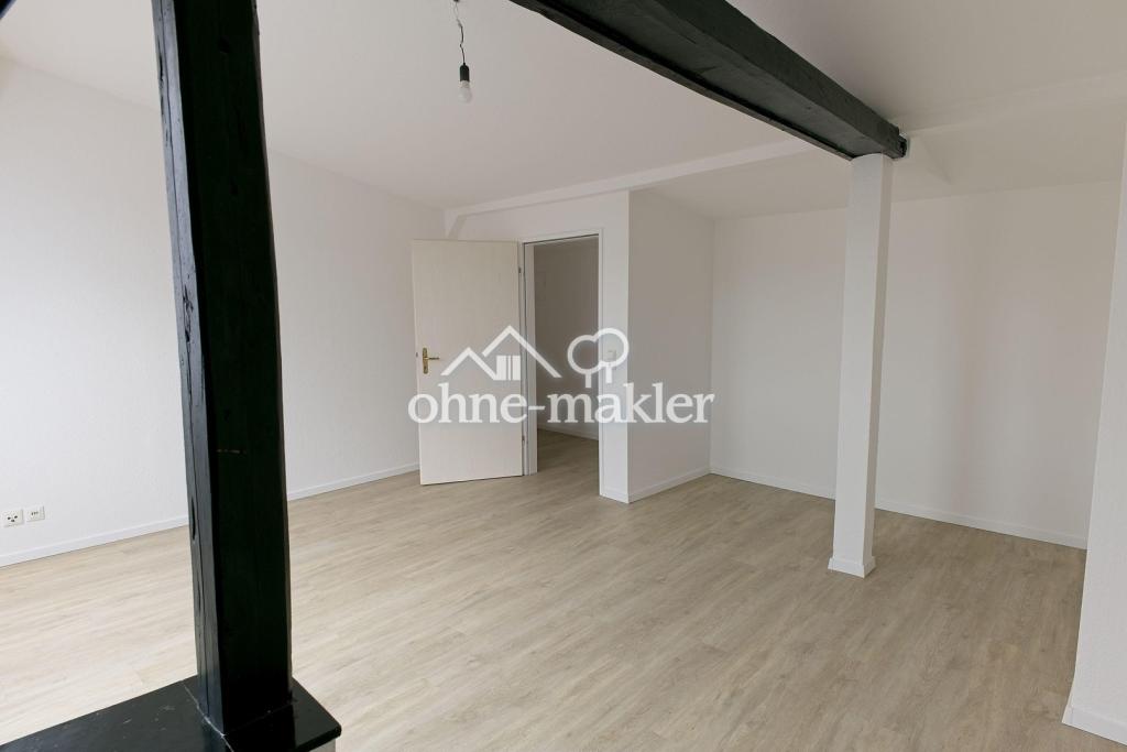Stilvolle ruhige 3-Zi-Dachgeschosswohnung – eigene Etage, Dachbalken & Gartenmitnutzung - Photo 1