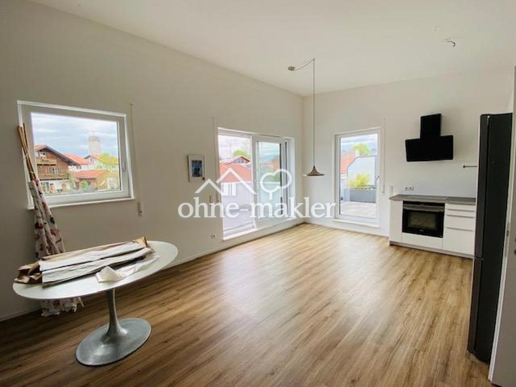 Sehr ruhige, sonnige 2-Zi DG Wohnung! 2 Dachterrassen! Zentrum Holzkirchen! - Foto 1