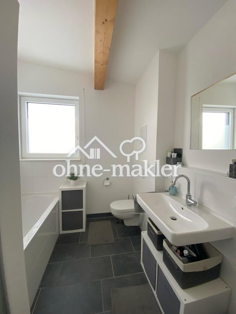 Sehr ruhige, sonnige 2-Zi DG Wohnung! 2 Dachterrassen! Zentrum Holzkirchen! - Foto 4