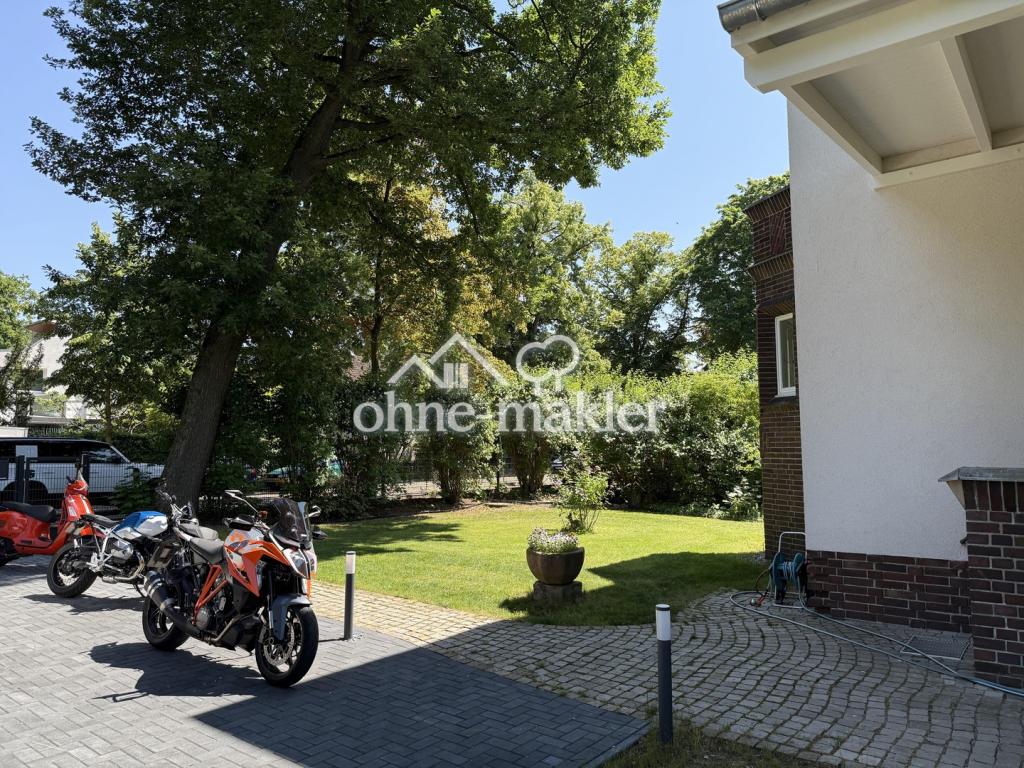 Garten vorn zur Straße 