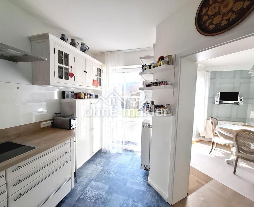 Küche mit Ausgang zur Terrasse