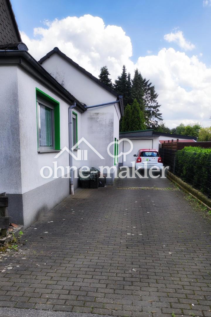 Hausseite-Garage