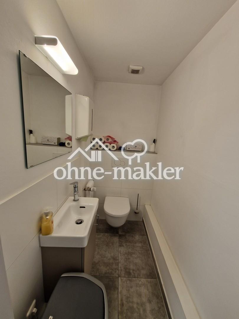 Damentoilette 1. OG