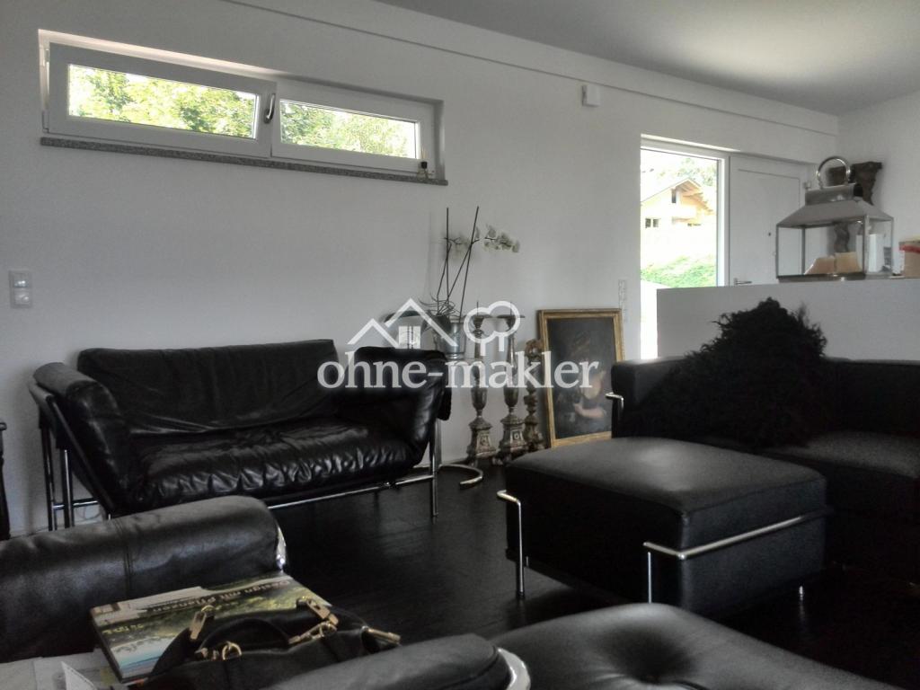 Wohnzimmer & Eingangsbereich