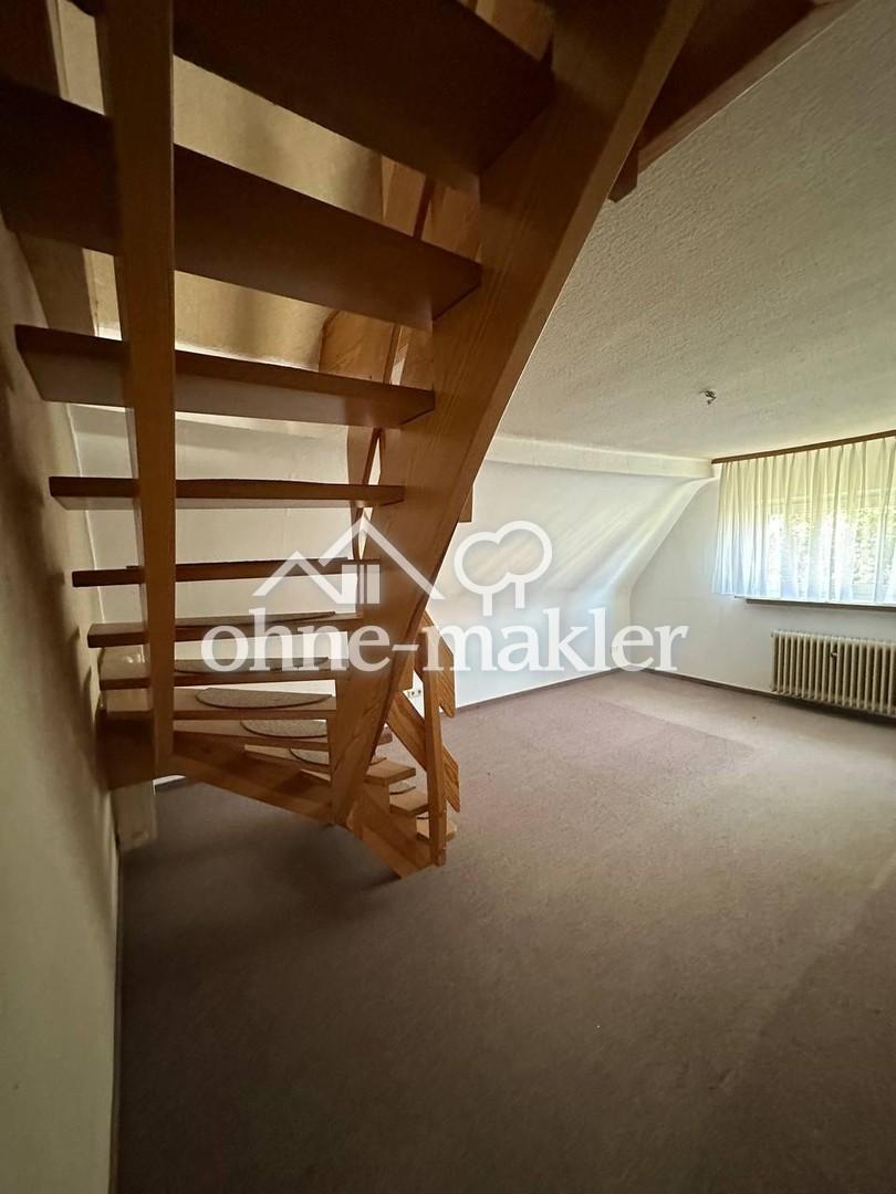 OG Zimmer, Aufgang Dachboden