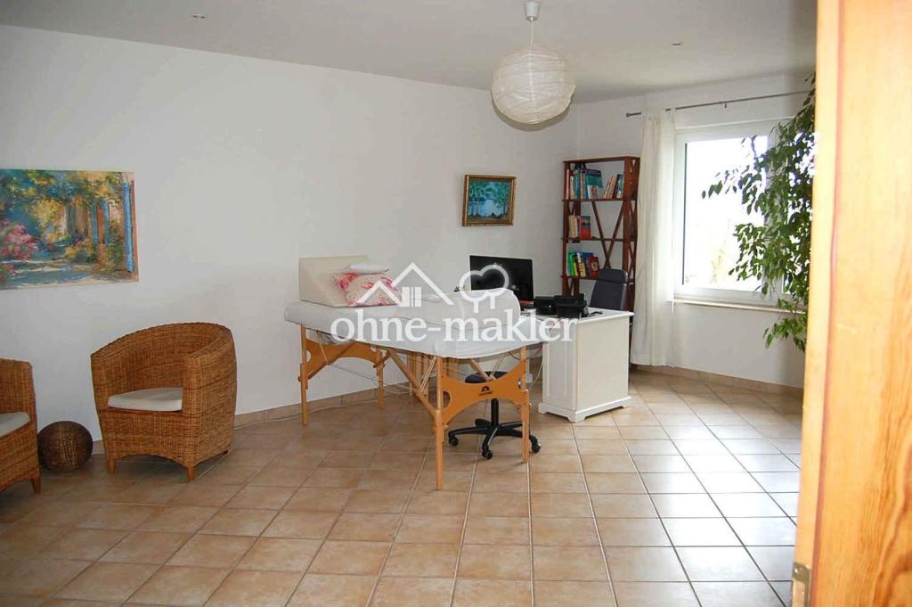 Schlafzimmer/Büro im EG