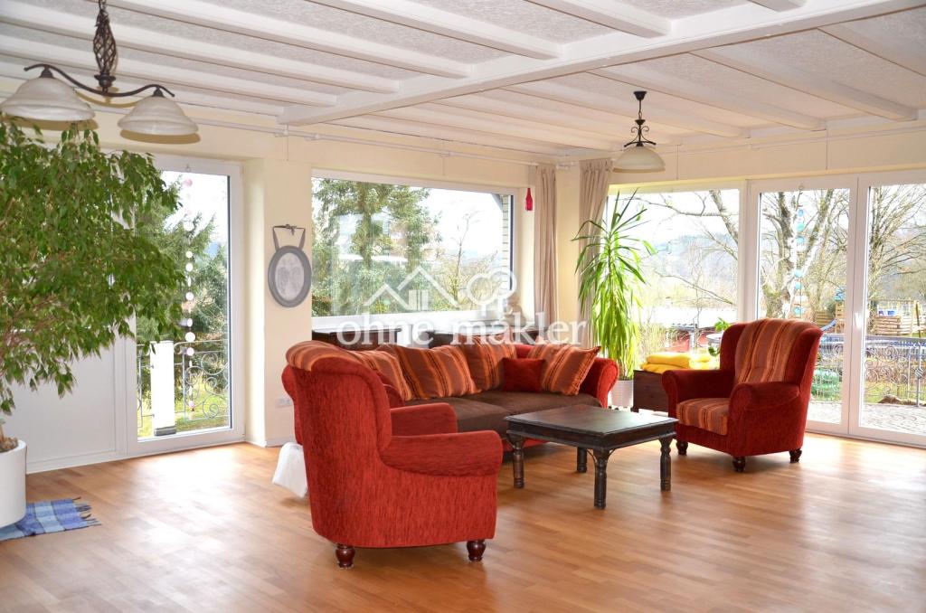 Wohnzimmer, Fenster zum Garten