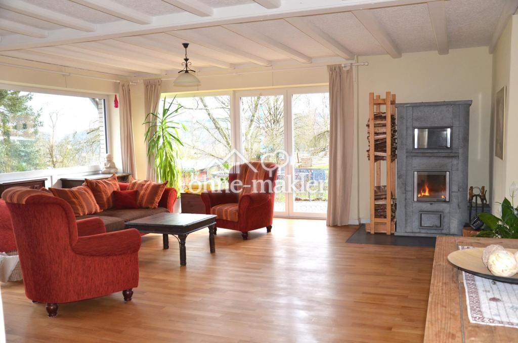 Wohnzimmer mit Specksteinofen