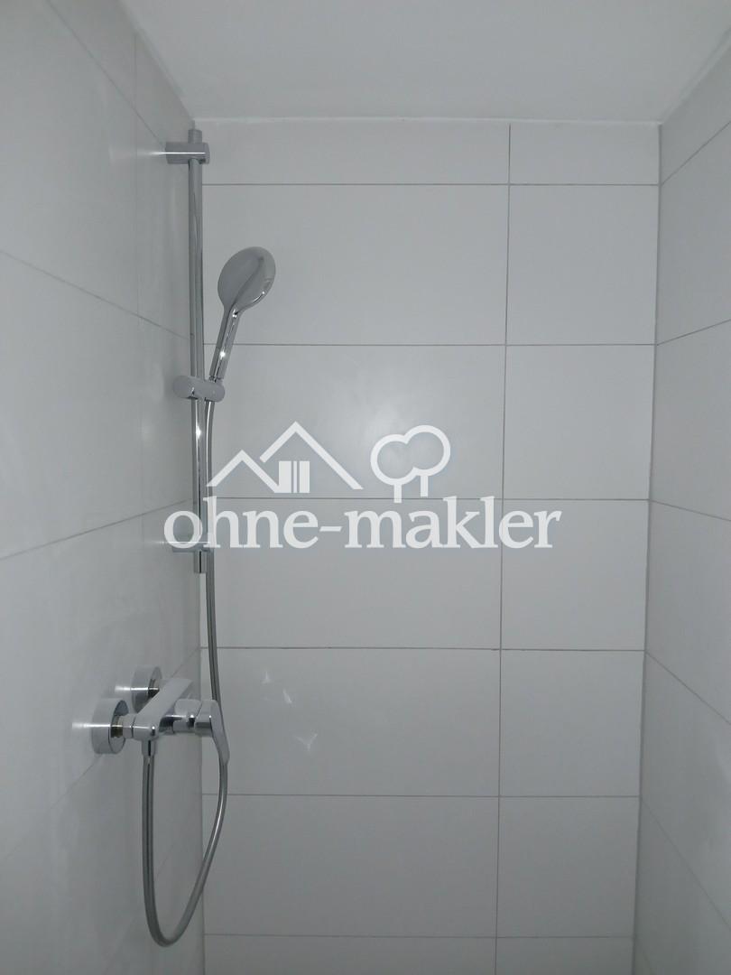 Mitten in der Stadt - 1 Zimmer in einer Wohngemeinschaft - Photo 4