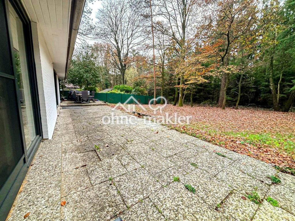 Terrasse mit Gartenblick