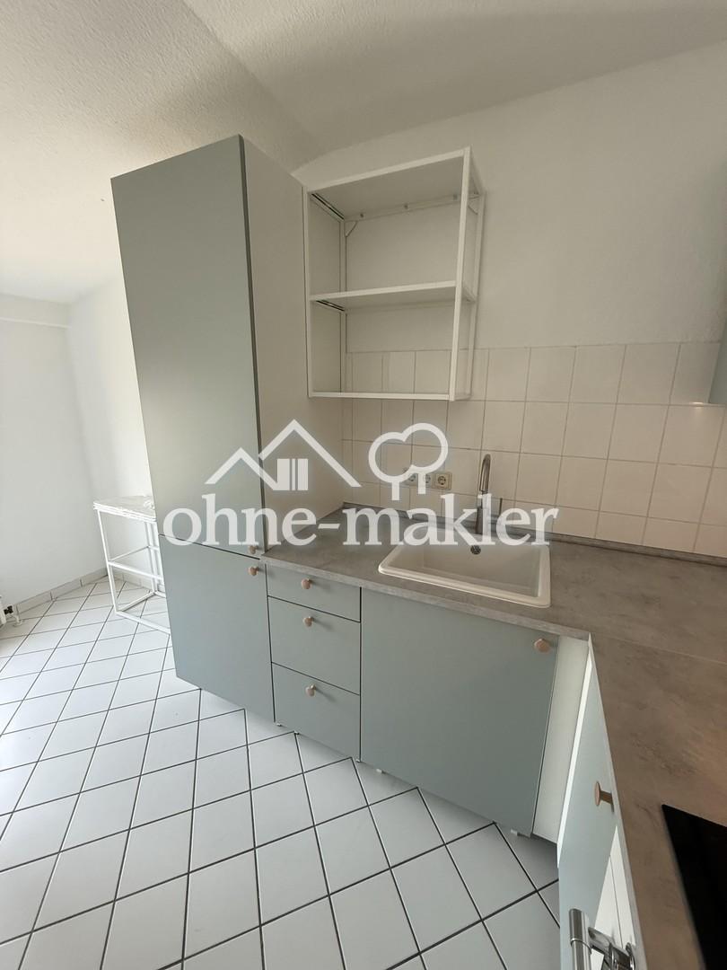 1-Zimmer-Dachgeschosswohnung mit Balkon und neuer Einbauküche - Photo 2