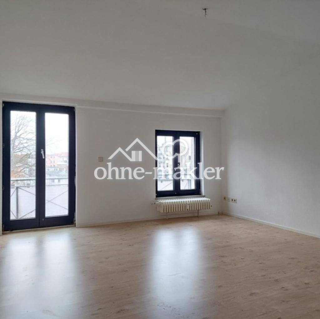 1-Zimmer-Dachgeschosswohnung mit Balkon und neuer Einbauküche - Photo 1