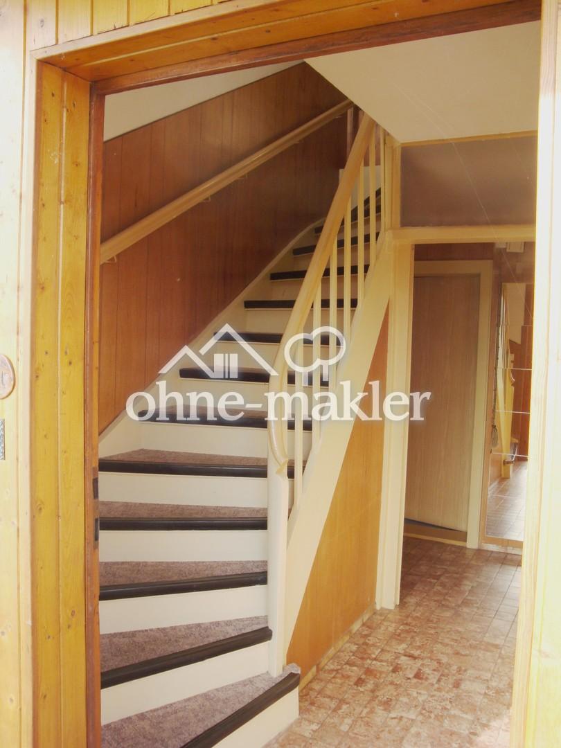 Flur mit Treppe
