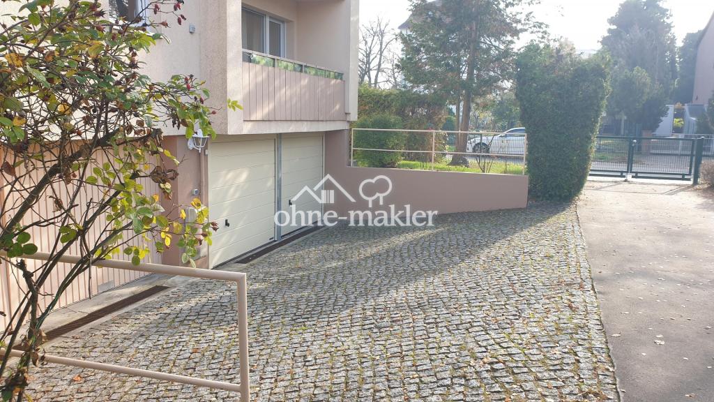 gesamte Garagenanlage