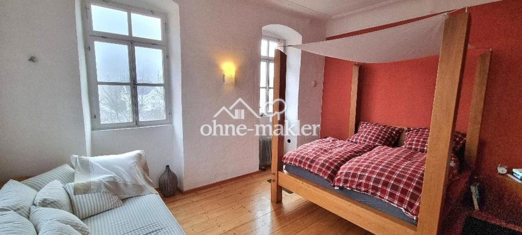 Schlafzimmer 1