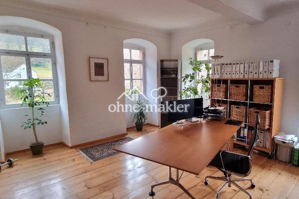 Büro EG