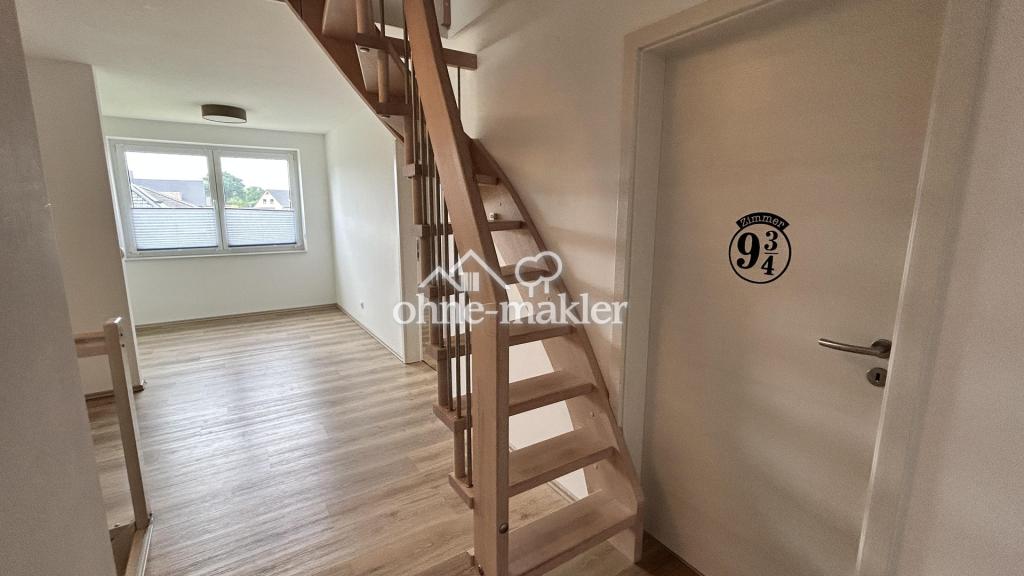 Flur mit offenem Zimmer im OG